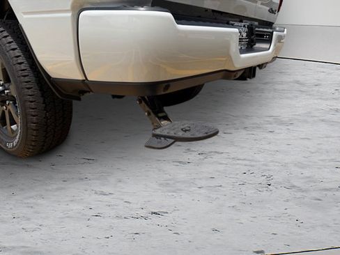 Used 2026 RAM 2500 Laramie AWD/4WD image 36
