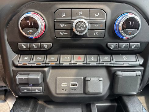 Used 2021 GMC Sierra 1500 Denali w/ Technology Package AWD/4WD image 28