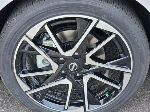 New 2025 Nissan Sentra SR w/ SR Premium Package image 8