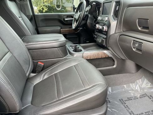 Used 2023 GMC Sierra 2500 Denali w/ Denali Black Diamond Edition image 17