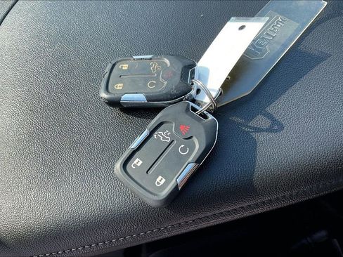 Used 2022 Chevrolet Silverado 1500 LTZ image 12