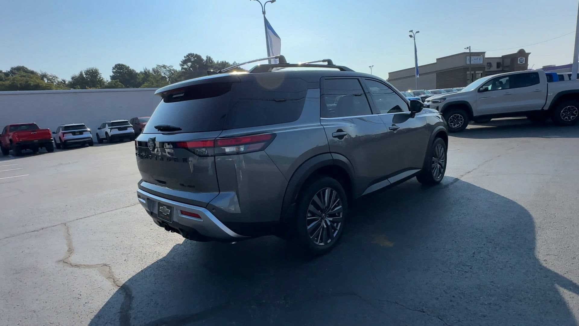 Used 2023 Nissan Pathfinder SL w/ SL Premium Package AWD/4WD image 8
