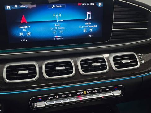 Used 2022 Mercedes-Benz GLS 450 4MATIC image 15