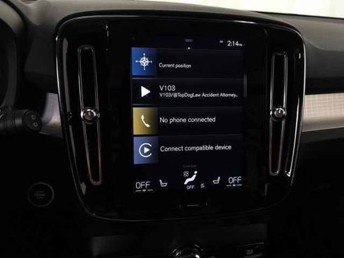 Used 2020 Volvo XC40 T5 Momentum w/ Protection Package Premier image 27
