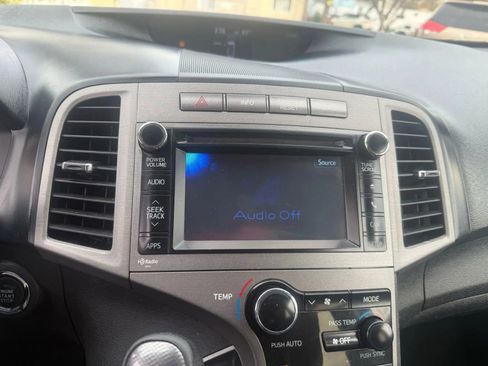 Used 2013 Toyota Venza XLE image 17