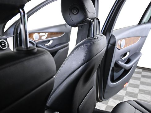 Used 2019 Mercedes-Benz GLC 300 4MATIC image 23