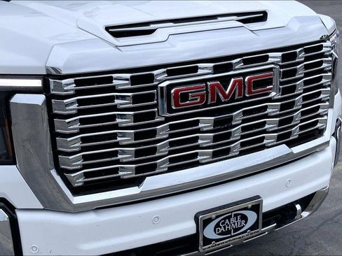 Used 2024 GMC Sierra 2500 Denali w/ Denali Reserve Package AWD/4WD image 28