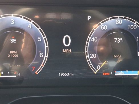 Used 2025 Jeep Grand Cherokee Altitude AWD/4WD image 24