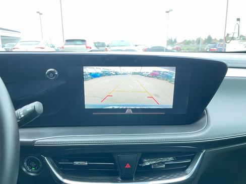 Used 2025 Buick Encore GX Preferred image 17