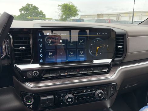 Used 2025 Chevrolet Silverado 2500 LTZ w/ LTZ Premium Package image 13