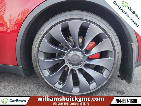 Used 2024 Tesla Model Y Performance image 31