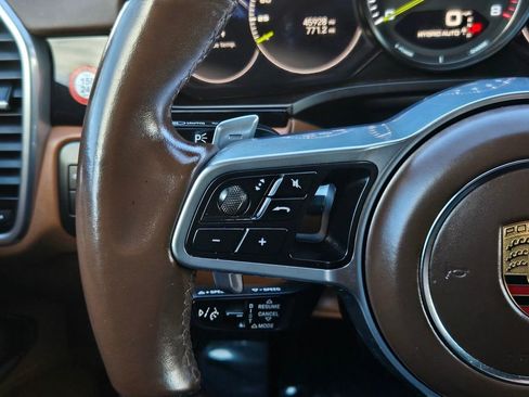 Used 2023 Porsche Cayenne Platinum Edition w/ Premium Package Plus (PIA) image 38