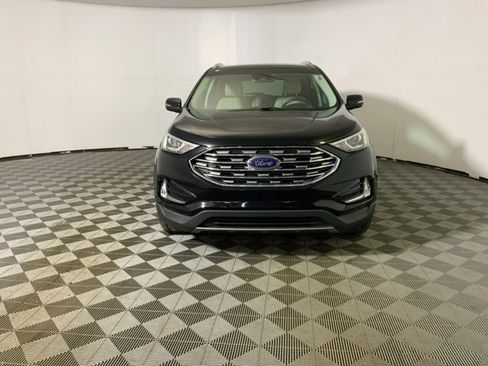 Used 2019 Ford Edge Titanium image 2