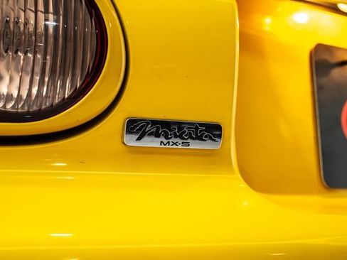 Used 2002 MAZDA MX-5 Miata SE image 12