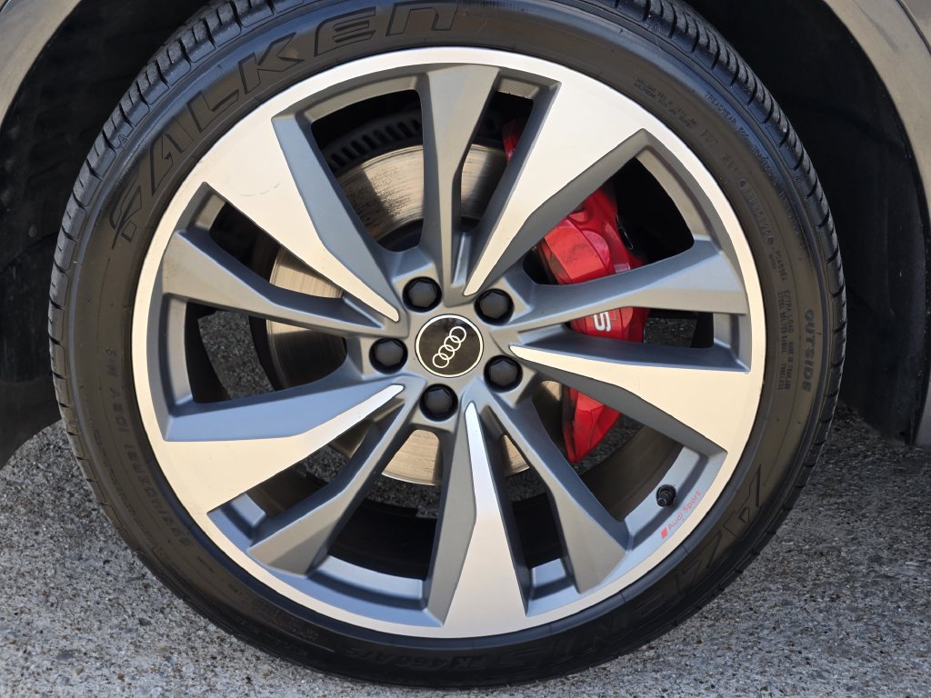 Used 2024 Audi SQ5 Prestige AWD/4WD image 15