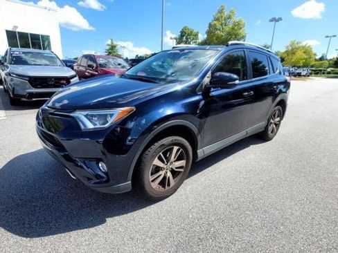 Used 2018 Toyota RAV4 XLE FWD image 4