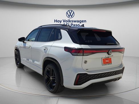 New 2026 Volkswagen Tiguan SE R-Line FWD image 4