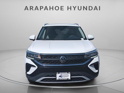 Used 2023 Volkswagen Taos SE w/ Panoramic Sunroof Package AWD/4WD image 8
