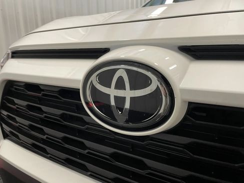 Used 2025 Toyota RAV4 XLE w/ Convenience Package AWD/4WD image 7