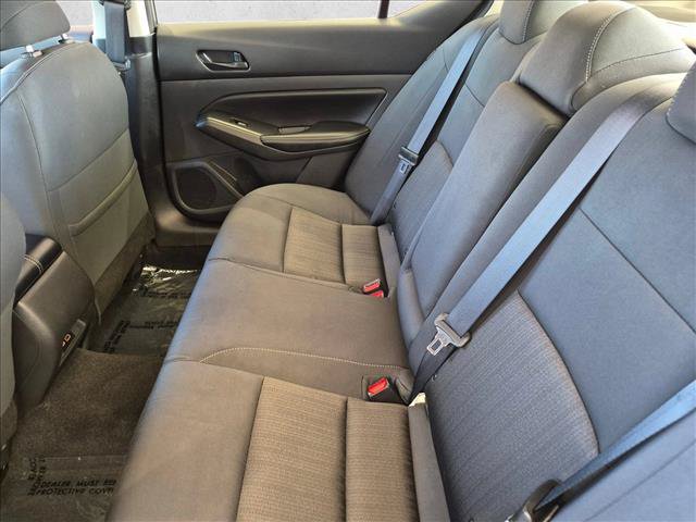 Used 2025 Nissan Altima 2.5 SV FWD image 24