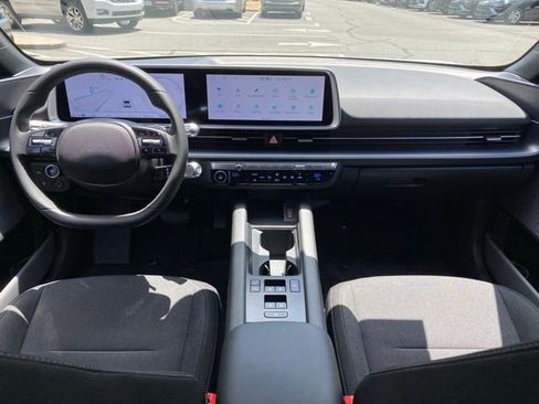 Used 2025 Hyundai Ioniq 6 SE image 32