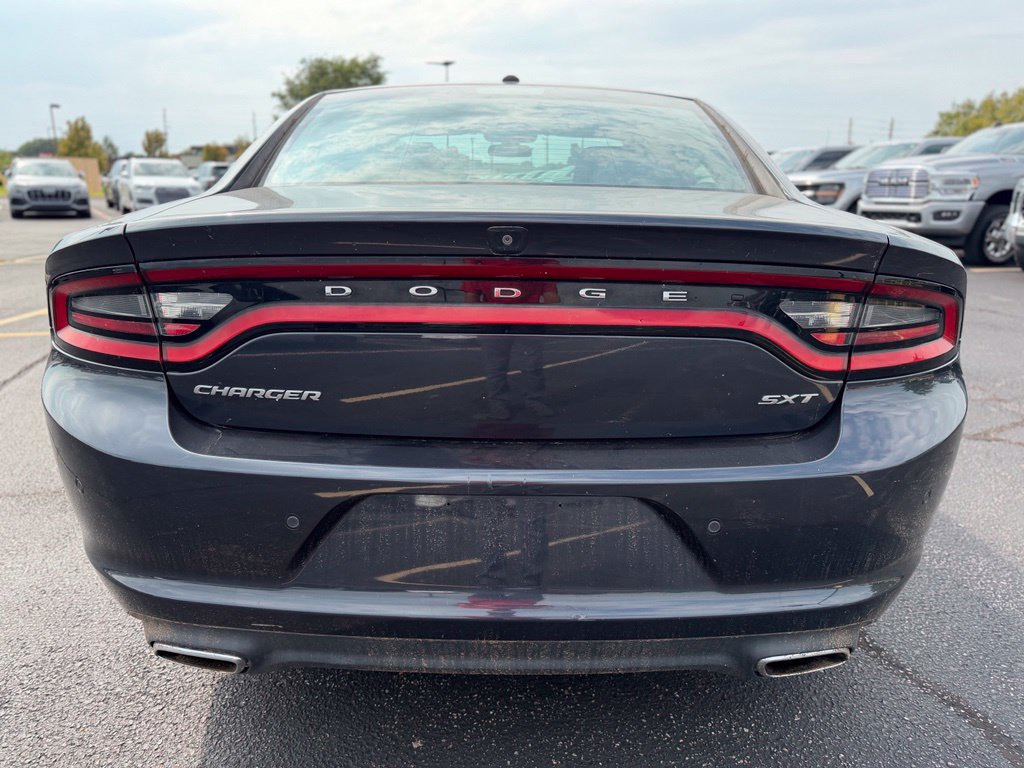 Used 2018 Dodge Charger SXT RWD image 6