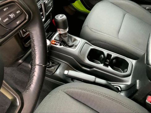 Used 2021 Jeep Wrangler Sport S image 13