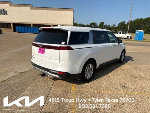 Used 2022 Kia Carnival LX w/ Paint Protection Package FWD image 11