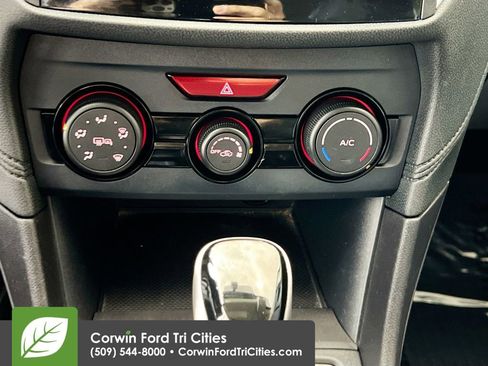 Used 2018 Subaru Crosstrek 2.0i Premium w/ Eyesight System image 9