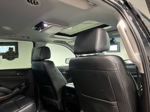 Used 2020 Chevrolet Suburban LT image 15