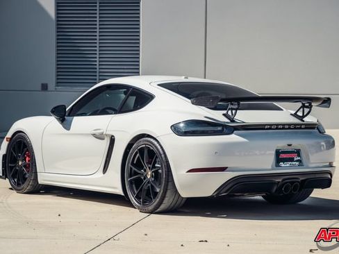 Used 2018 Porsche 718 Cayman GTS RWD image 9