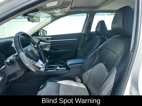 Used 2023 Nissan Altima 2.5 SL FWD image 11