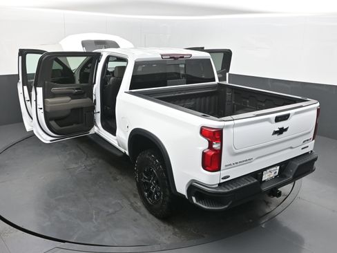 Used 2024 Chevrolet Silverado 1500 ZR2 w/ Technology Package AWD/4WD image 43