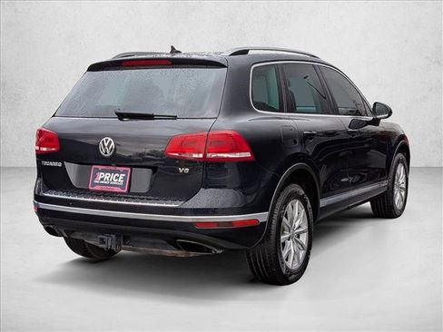 Used 2017 Volkswagen Touareg Sport image 5