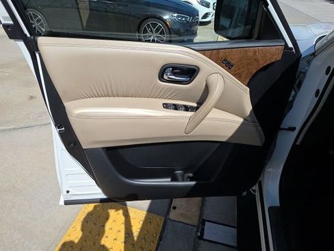 Used 2022 Nissan Armada SL w/ Captain's Chairs Package image 12