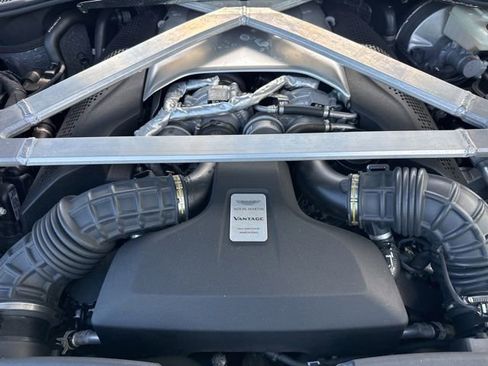 Used 2020 Aston Martin V8 Vantage Coupe RWD image 33