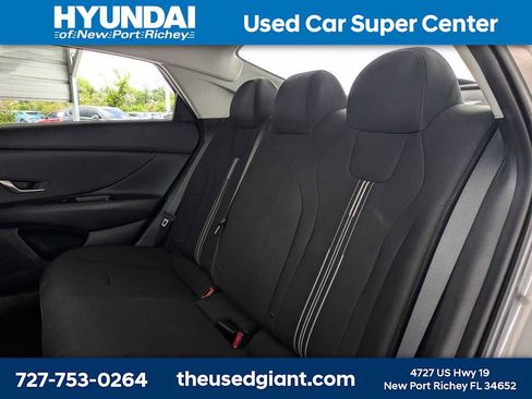 Used 2023 Hyundai Elantra SEL image 12