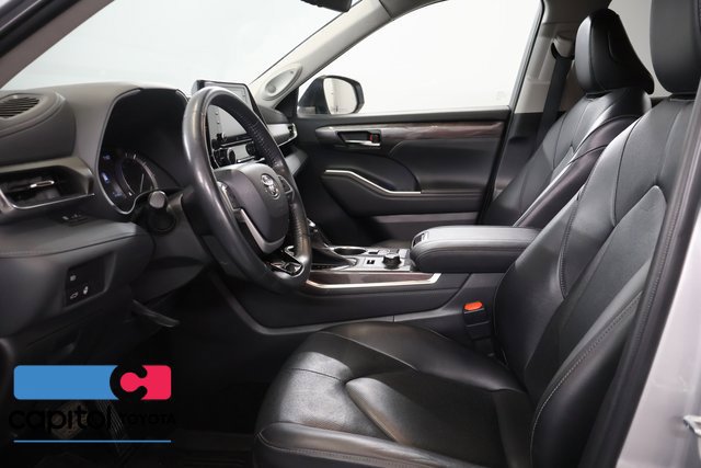 Used 2022 Toyota Highlander Limited AWD/4WD image 12