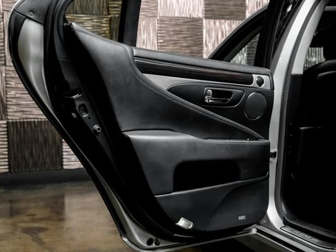 Used 2014 Lexus LS 460 w/ Comfort Package RWD image 45