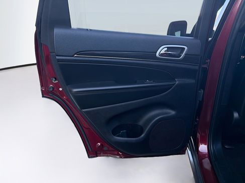 Used 2022 Jeep Grand Cherokee Limited AWD/4WD image 28