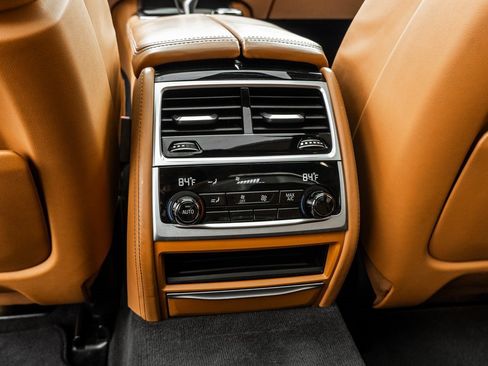 Used 2022 BMW 750i xDrive w/ Executive Package image 44