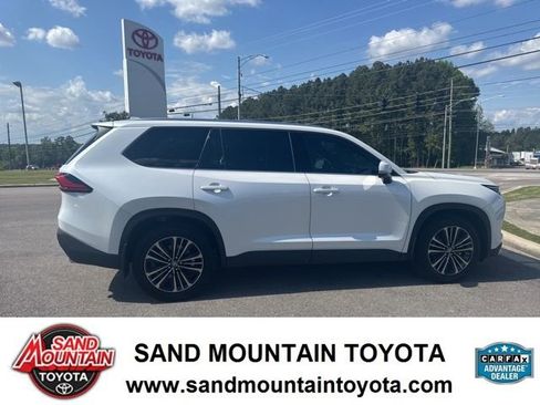 Used 2024 Toyota Grand Highlander AWD Hybrid image 2