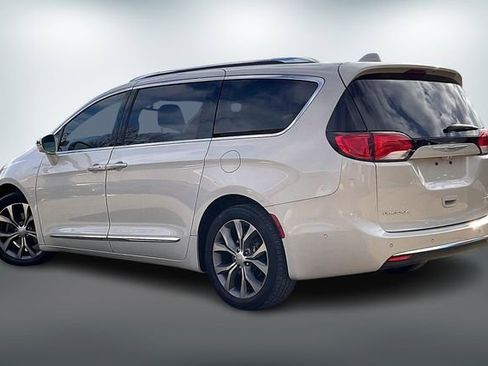 Used 2019 Chrysler Pacifica Limited w/ Tire & Wheel Group image 11
