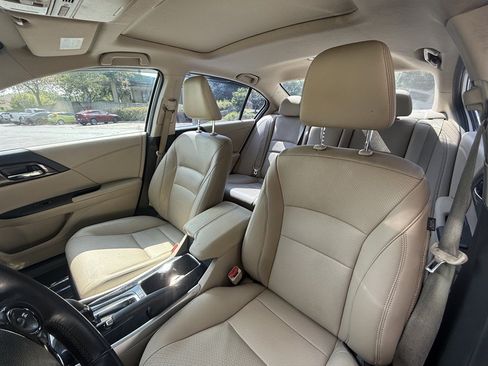 Used 2016 Honda Accord Touring image 26