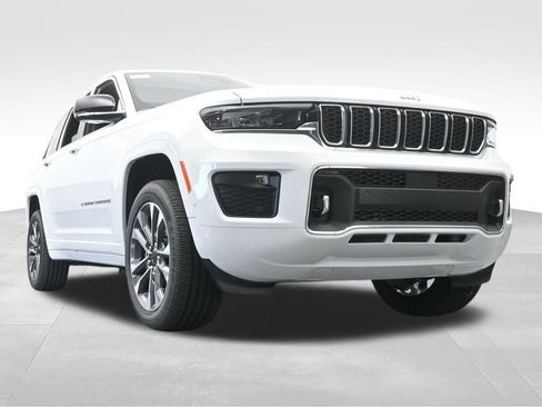 Used 2024 Jeep Grand Cherokee Overland image 59