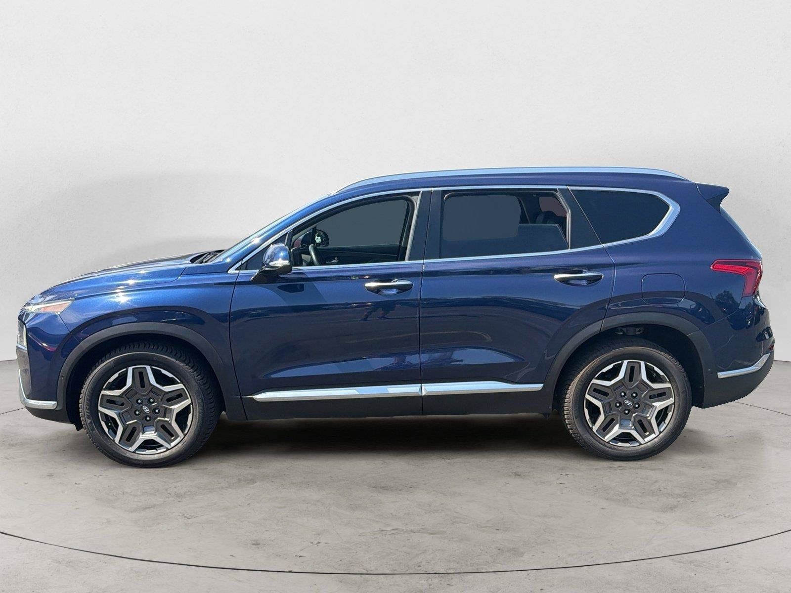 Used 2021 Hyundai Santa Fe Limited FWD image 3