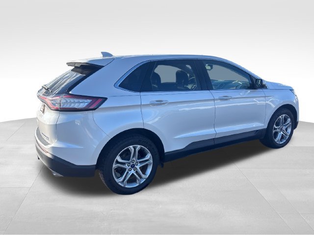 Used 2018 Ford Edge Titanium w/ Equipment Group 301A AWD/4WD image 3