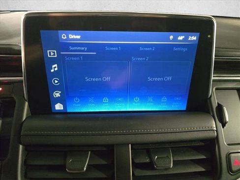 Used 2022 Chevrolet Suburban LT AWD/4WD image 25