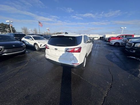 Used 2019 Chevrolet Equinox LT w/ Driver Convenience Package image 5