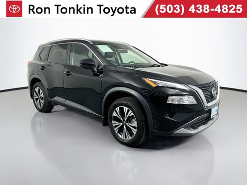 Used 2022 Nissan Rogue SV w/ SV Premium Package AWD/4WD image 1